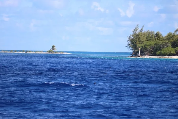 The narrow pass into the lagoon of Rangiroa.